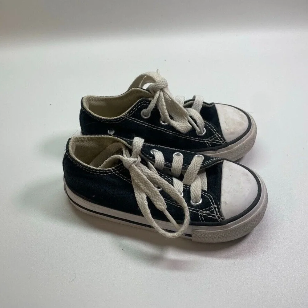 Lot of 2 Converse All Star Toddler Size 6 Black and white Canvas Low Top Lace up